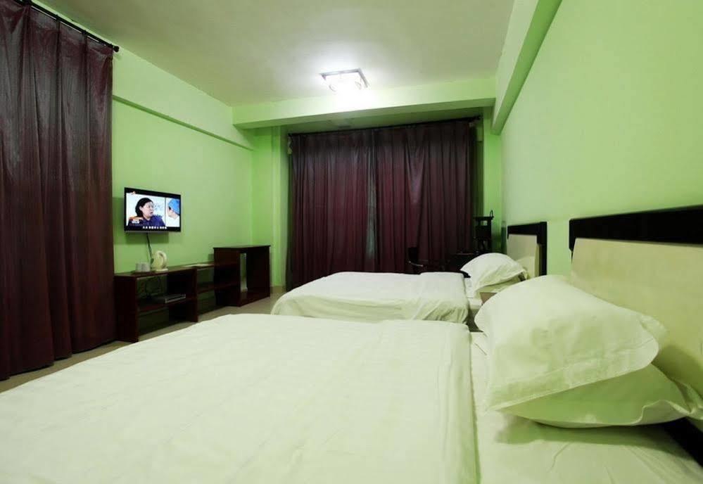 Taohuayuan Apartment Hotel Nanning Bagian luar foto